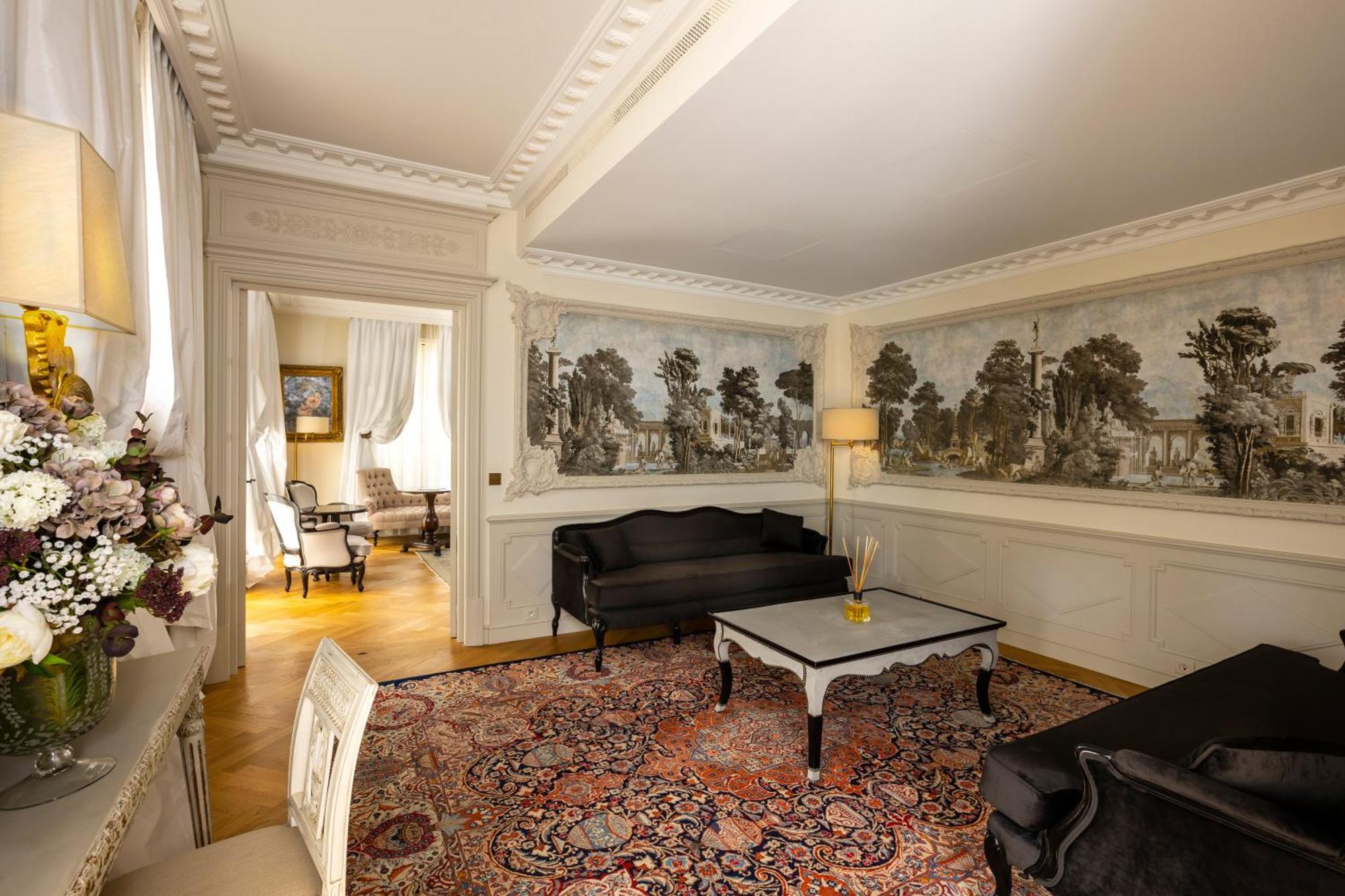 Saint-ange Hotel 5*